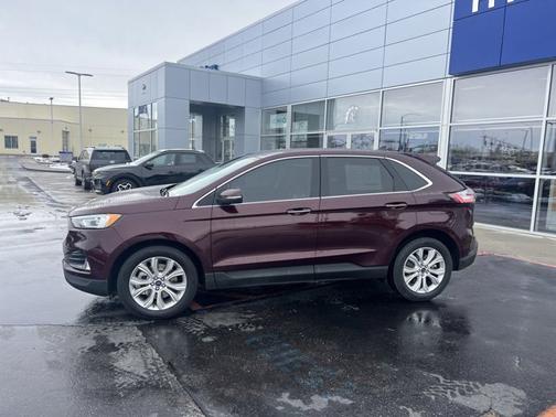 2022 Ford Edge Titanium