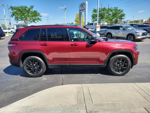 2024 Jeep Grand Cherokee Altitude