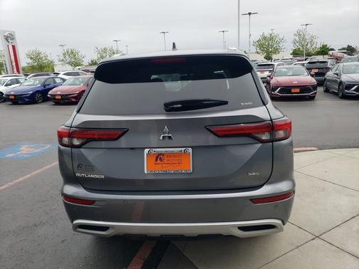 2022 Mitsubishi Outlander SEL