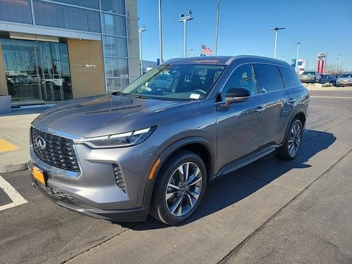 2022 INFINITI QX60 LUXE
