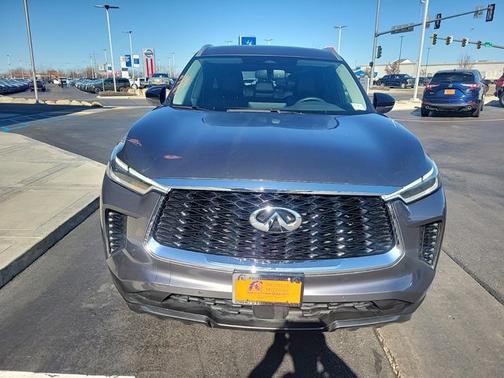 2022 INFINITI QX60 LUXE