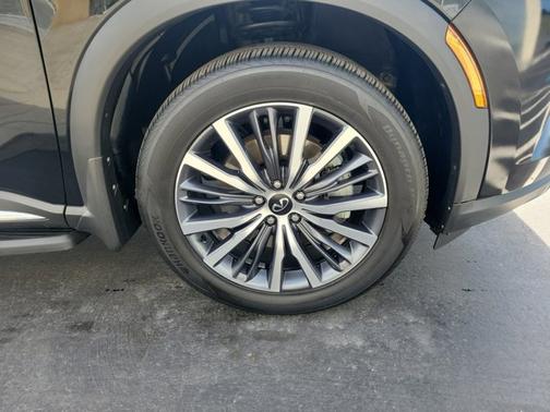 2023 INFINITI QX60 SENSORY
