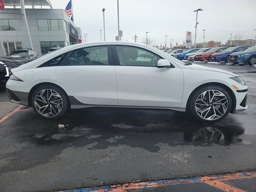2025 Hyundai IONIQ 6 SEL