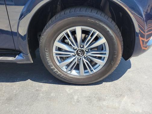 2024 INFINITI QX80 LUXE
