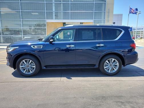 2024 INFINITI QX80 LUXE