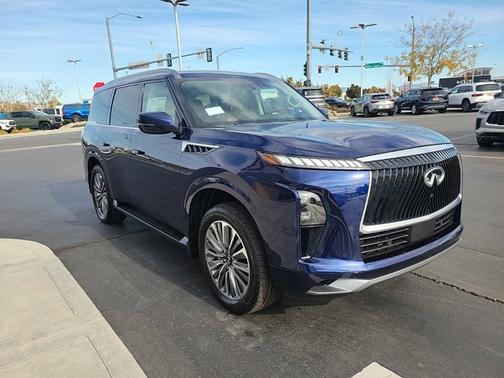 2025 INFINITI QX80 LUXE