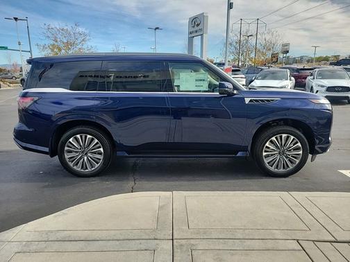 2025 INFINITI QX80 LUXE