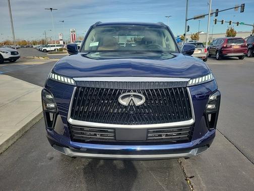 2025 INFINITI QX80 LUXE