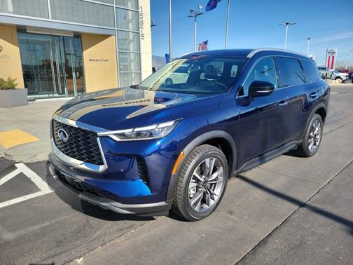 2022 INFINITI QX60 LUXE