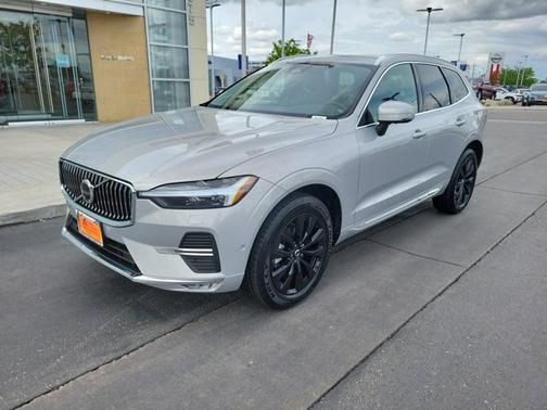 2023 Volvo XC60 Plus Bright Theme