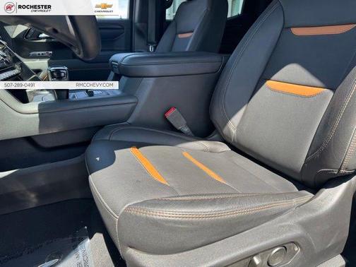 Sterling Metallic 2023 GMC Sierra 1500 AT4