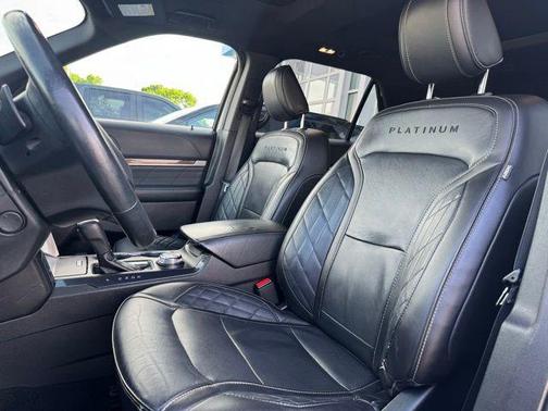 White Platinum Clearcoat Metallic 2018 Ford Explorer Platinum