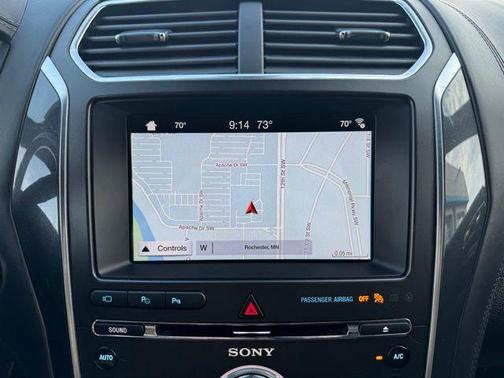 White Platinum Clearcoat Metallic 2018 Ford Explorer Platinum