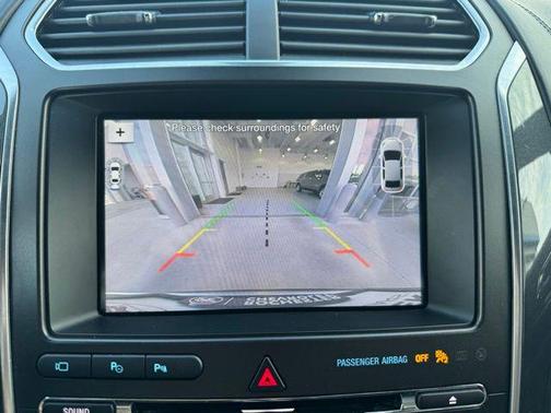 White Platinum Clearcoat Metallic 2018 Ford Explorer Platinum