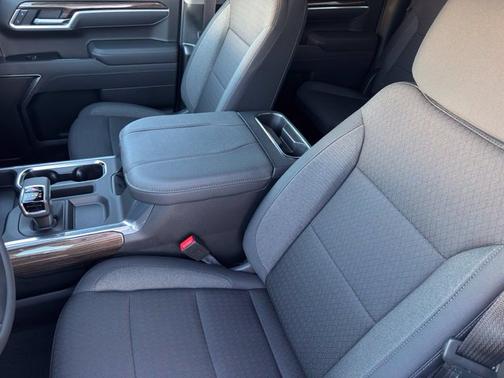 Summit White 2026 Chevrolet Silverado 1500 RST