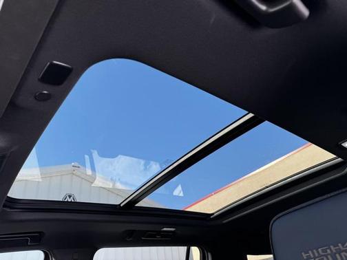 2024 Chevrolet Suburban 4WD High Country