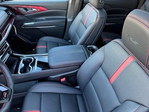 Mosaic Black Metallic 2026 Chevrolet Traverse RS