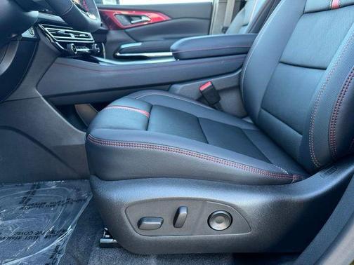 Mosaic Black Metallic 2026 Chevrolet Traverse RS
