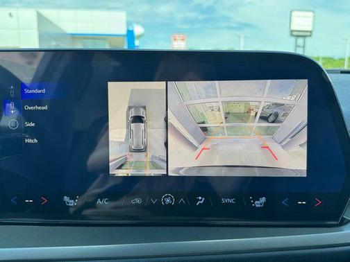 Sterling 2026 Chevrolet Traverse LT