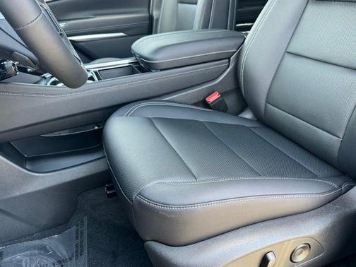 Sterling 2026 Chevrolet Traverse LT