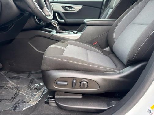 Summit White 2023 Chevrolet Blazer LT
