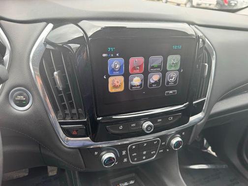 Graphite Metallic 2018 Chevrolet Traverse Premier