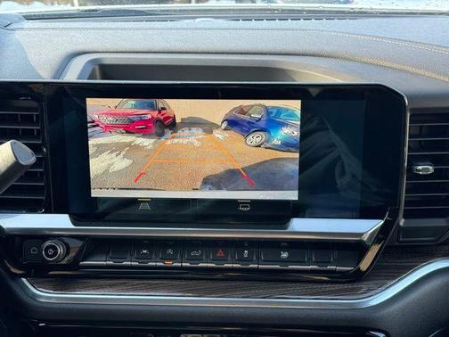 Summit White 2022 Chevrolet Silverado 1500 LT