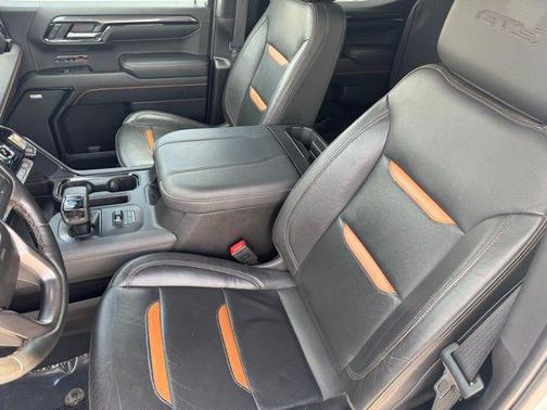 Summit White 2024 GMC Sierra 1500 AT4