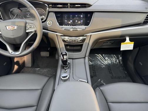 2025 Cadillac XT6 Luxury AWD