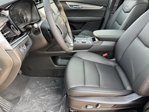 2025 Cadillac XT6 Luxury AWD
