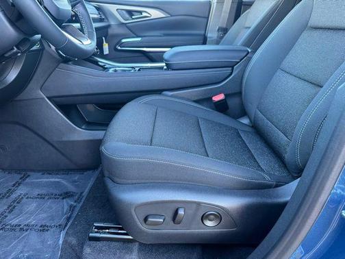 Lakeshore Blue 2026 Chevrolet Traverse LT