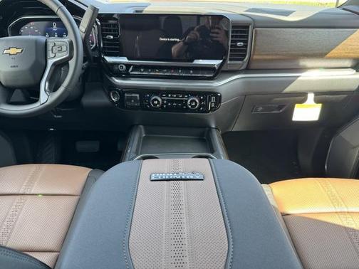 2025 Chevrolet Silverado 3500 High Country