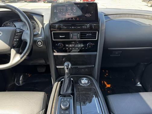 2023 INFINITI QX80 Luxe
