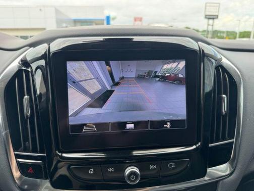 Summit White 2021 Chevrolet Traverse LT Leather