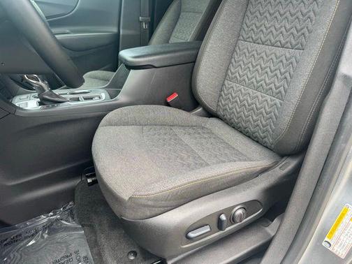 Sterling Gray Metallic 2024 Chevrolet Equinox 1LT