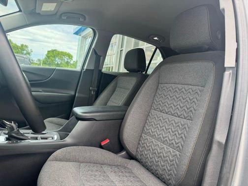 Sterling Gray Metallic 2024 Chevrolet Equinox 1LT