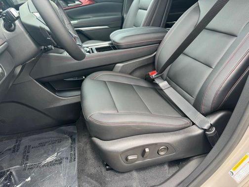 Sandstone 2026 Chevrolet Traverse AWD Z71