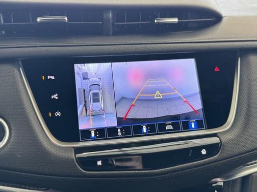 2023 Cadillac XT5 Sport