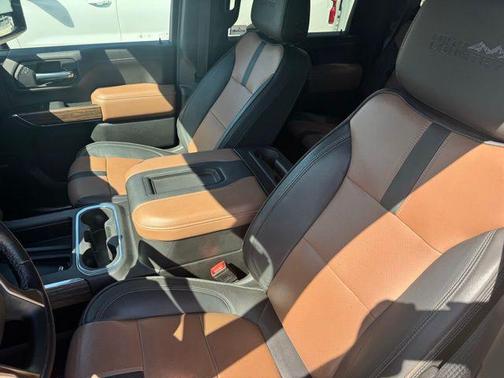 Mosaic Black Metallic 2022 Chevrolet Silverado 3500 High Country