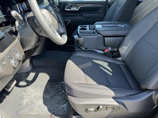 2025 Chevrolet Silverado 3500 LT