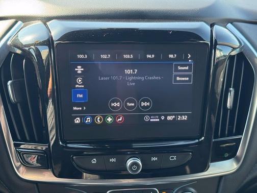 Summit White 2023 Chevrolet Traverse LT