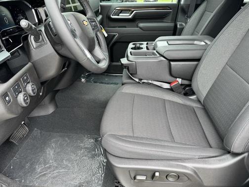 2025 Chevrolet Silverado 3500 LT