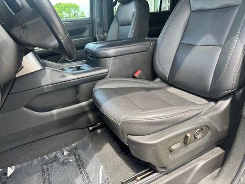 Black 2022 Chevrolet Suburban 4WD Z71