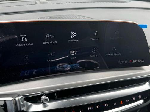 2025 Cadillac LYRIQ Luxury