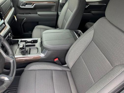 Summit White 2026 Chevrolet Silverado 1500 LT