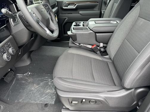 2025 Chevrolet Silverado 3500 LT