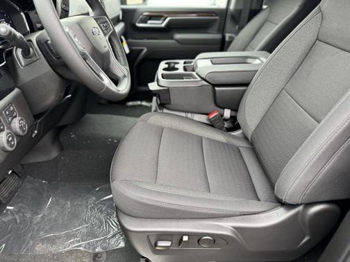 2025 Chevrolet Silverado 3500 LT