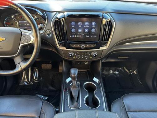 2022 Chevrolet Traverse LT Leather
