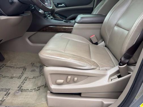 Pepperdust Metallic 2017 Chevrolet Tahoe LT