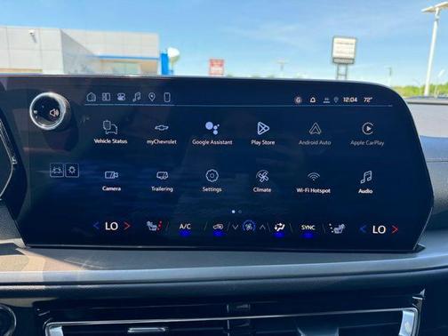Summit White 2026 Chevrolet Traverse LT